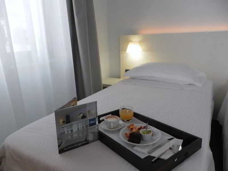 Smart Hotel Central Милан 4*,  Италия
