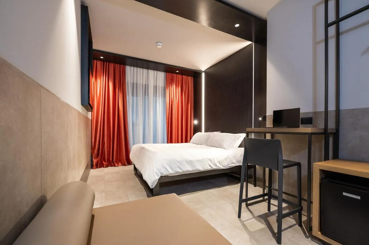 Smart Hotel Central Милан 4*,  Италия
