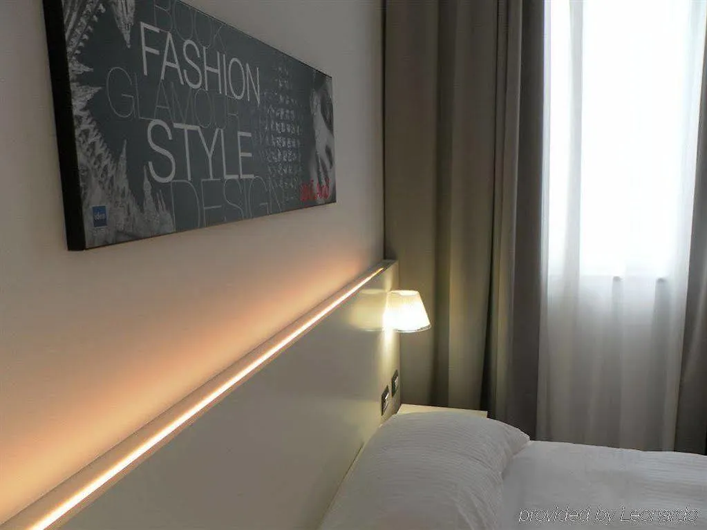 ****  Smart Hotel Central Милан Италия