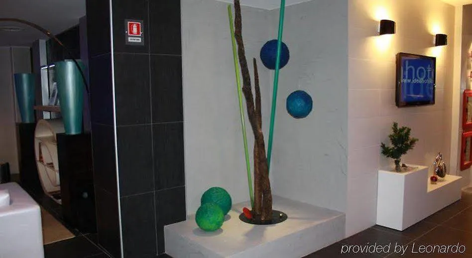 Smart Hotel Central Милан 4*,