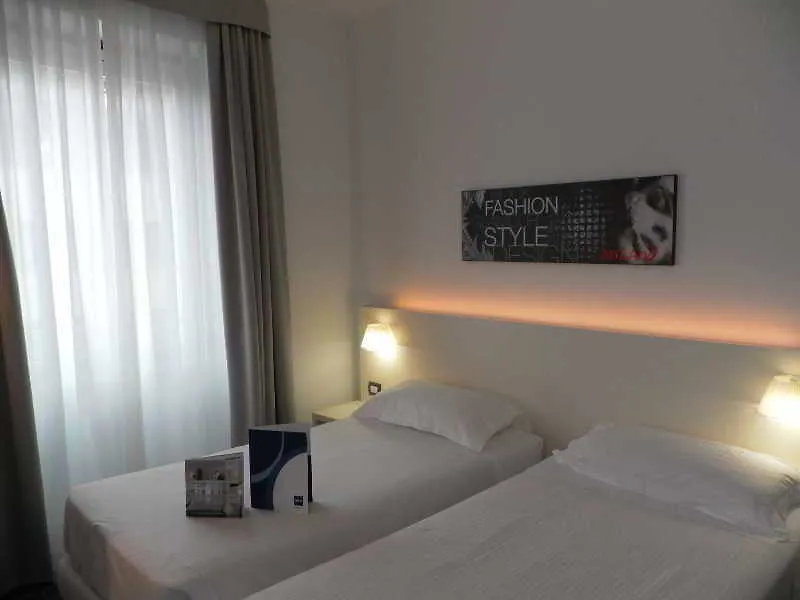 ****  Smart Hotel Central Milan Italy